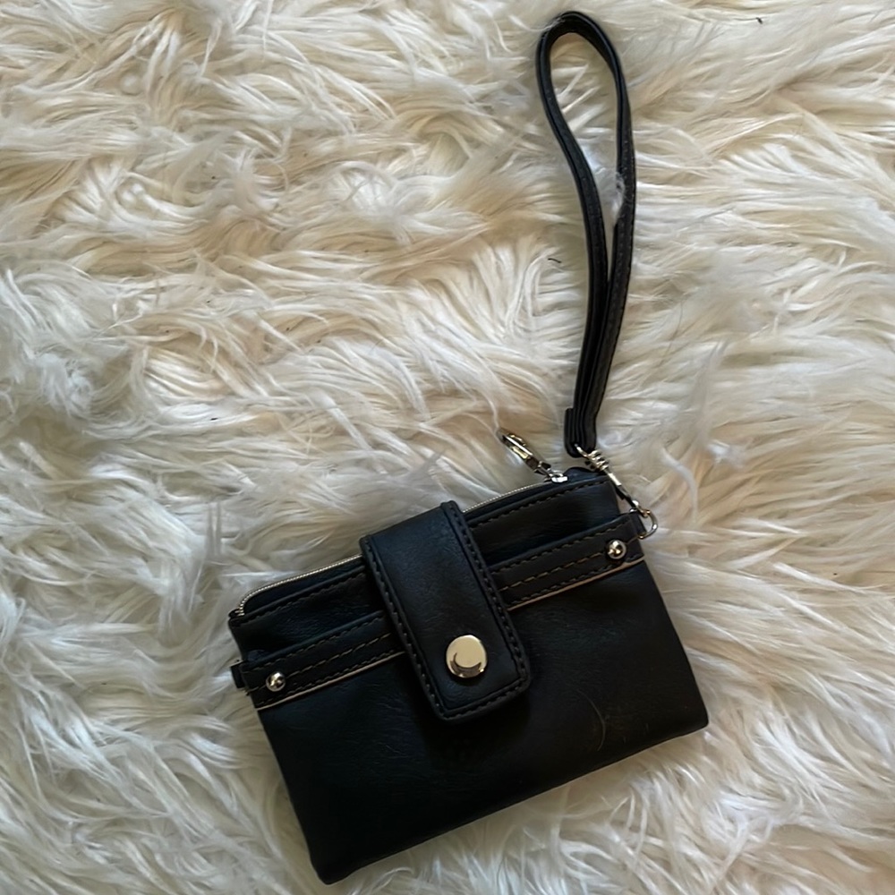 Black wristlet